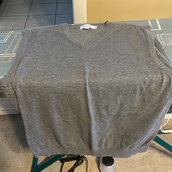 Calvin Klein sweater vest - Picture 2 of 2